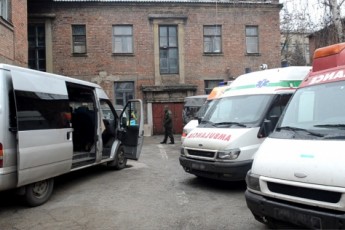 Без спецтранспорту, на волонтерському забезпеченні, очікуючи війни: як працюють медроти на передовій