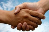 Родині пораненого бійця-волинянина збирають меблі