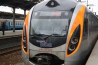 Швидкісний потяг Львів-Київ зламався посеред дороги