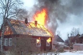 Житлові будинки на Волині спалахують, як сірники