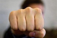 Неповнолітній посеред вулиці напав на волинянина