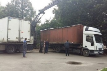 За які кошти у Луцьку демонтують незаконно встановлені гаражі