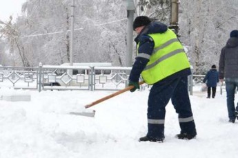 Яценюк попросив українців фотографувати роботу комунальників