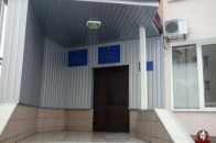 Поліція виселяє в Луцьку міграційну службу