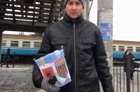 В Луцьку підозрілого волонтера забрали до поліції. ФОТО
