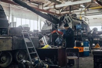Ремонтні цехи «ДНР» готують бронетехніку для наступу на ЗСУ. ФОТО
