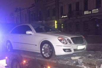 В Луцьку затримали сумнівне авто. ФОТО