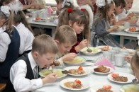 У деяких волинських школах «першачки» їстимуть безплатно до літа