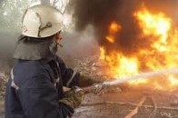 В Луцьку з палаючого будинку врятували жінку