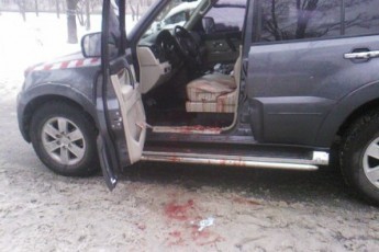 У Києві відразу після ДТП жінці-водію завдали кілька ударів ножем