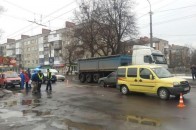 У Луцьку на переході збили двох школярок. ФОТО
