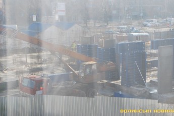 Поки влада затягує рішення проблеми, оселі лучан руйнуються на очах