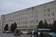 На Волині пацієнти годинами чекають на прийом до лікаря. ВІДЕО