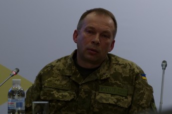 Екс-керівник штабу АТО заперечив оточення українських військ у Дебальцевому