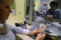 У Луцьку касирка державного банку привласнювала кошти, сплачені за компослуги