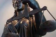 Автобаза «вибила» у двох волинян своє майно
