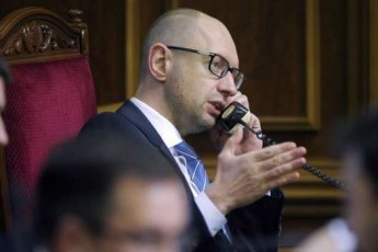 Яценюк заявив про готовність уряду піти у відставку