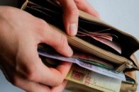 Для поновлення виплат від матерів-одиночок чекають декларацій і заяв. ВІДЕО