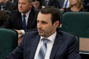 Романюк посадив заступника-вигнанця у службове авто