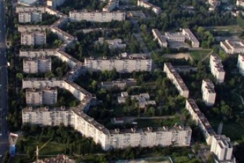Дім-сороканіжка: лучани хочуть прославити найдовший будинок у світі