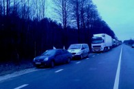 Протест по-волинськи: активісти частково розблокували російські фури