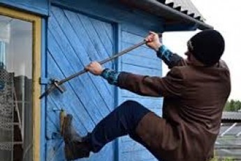 Волинянин обчистив будинок пенсіонерки
