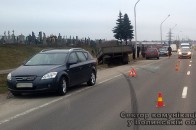 Поблизу Луцька вантажівка зіткнулася з легковиком. ВІДЕО