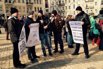 У трьох містах України люди вийшли, щоб підтримати поліцію. ФОТО