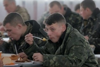 Військові виші зобов'язали достроково випустити курсантів