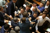 Чиновникам офіційно заборонили лаятися та публічно критикувати владу