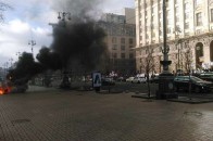 У Києві таксисти палять шини. ВІДЕО