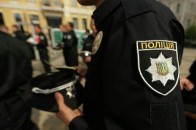 Нова поліція «викинула» на вулицю жінку-міліціонера, яка перебувала в декреті. ВІДЕО