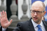 В оточенні Яценюка спростовують чутки про його відставку