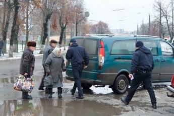 За що поліцейські штрафують в Луцьку пішоходів