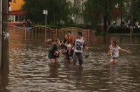 У Луцьку через потужну зливу зупинився громадський транспорт