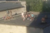Луцькі діти влаштували вечірку на даху котельні. ФОТО