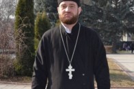 «Ходять по квартирах та збирають підписи в іншим містах» - священик про відкликання депутатів