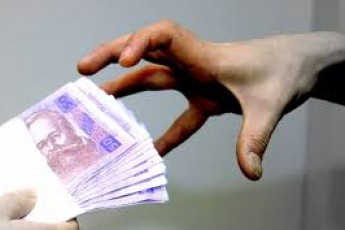 Волинського посадовця оштрафували за корупцію