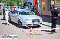 Кров та гільзи: у центрі Івано-Франківська розстріляли автомобіль. ФОТОФАКТ