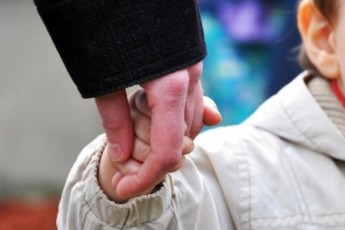 Лучанка хотіла вкрасти дитину щоб жебракувала