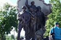 Вночі в центрі окупованого Луганська підірвали пам’ятник загиблим бойовикам