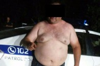 Поліцейські схопили зухвалого копа, що влаштував бійку. ФОТО
