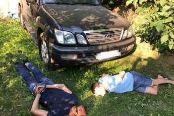 Поліція знайшла зловмисників, які викрали авто заступника голови Нацполіції