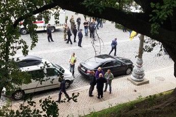 Вибух біля Кабміну: вибухівку кидали в авто з бійцями ЗСУ