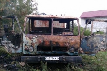 У Києві виявили вантажівку зі згорілим тілом в кабіні