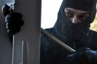 У Горохові злодійка вихопила сумку в бабусі на ходу