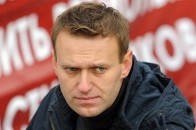 Навального закидали сардельками в аеропорту