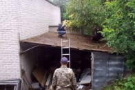 Муніципали «депортували» прибудову на сміттєзвалище