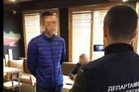 І сам брав, і з іншими мав ділитися. Подробиці затримання групи посадовців на Волині