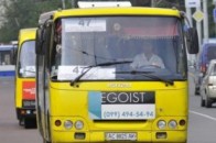 У Луцьку хлопчик на велосипеді ледь не влетів під маршрутку